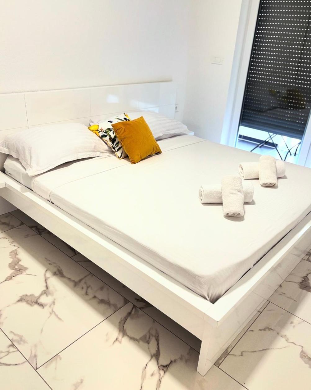 Deluxe Apartment *